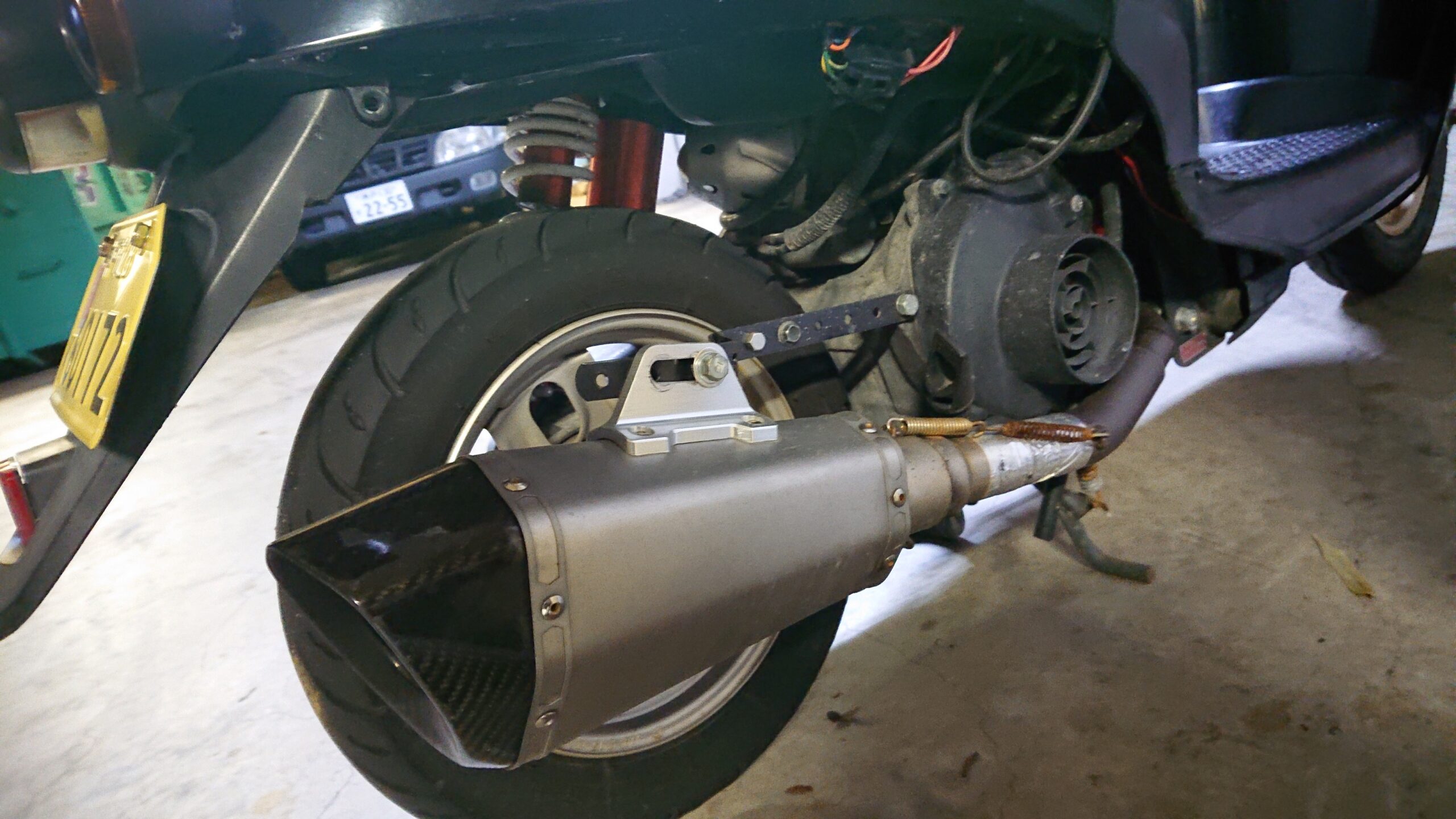 マフラー交換 Af61 こんなとこから